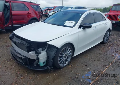 2019 Mercedes-Benz A 220 z USA, uszkodzony, nr VIN WDD3G4EB4KW013284